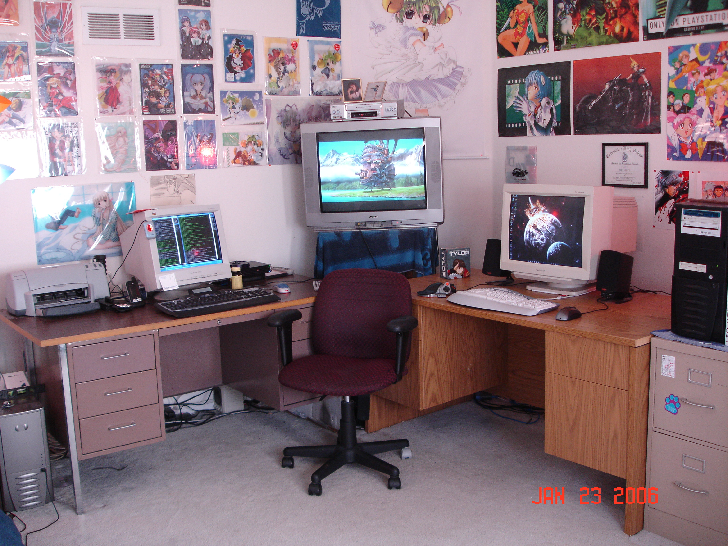 Featured image of post Weeb Desk Setup And the way your desk is set up will play a big role in determining how you feel while you re at work and consider a standing desk setup